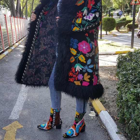 Suzani Embroidered Shearling Coat - Picture 5 of 5